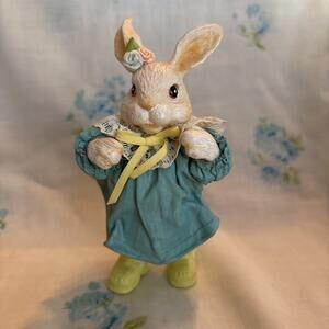 VTG Clothtique Possible Dreams Fabric Mache 4604 Becky Easter Bunny Figure